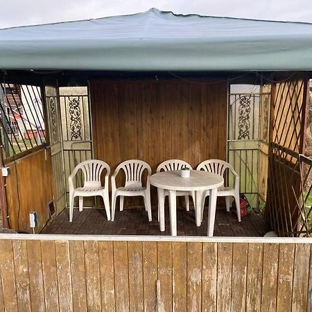 Bungalow Im Gruenen Werneuchen Zewnętrze zdjęcie